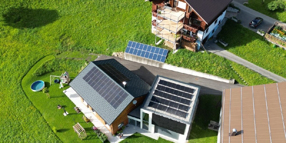 Italian Energy Market Entering the Peak of Large-Scale Grid Integration?